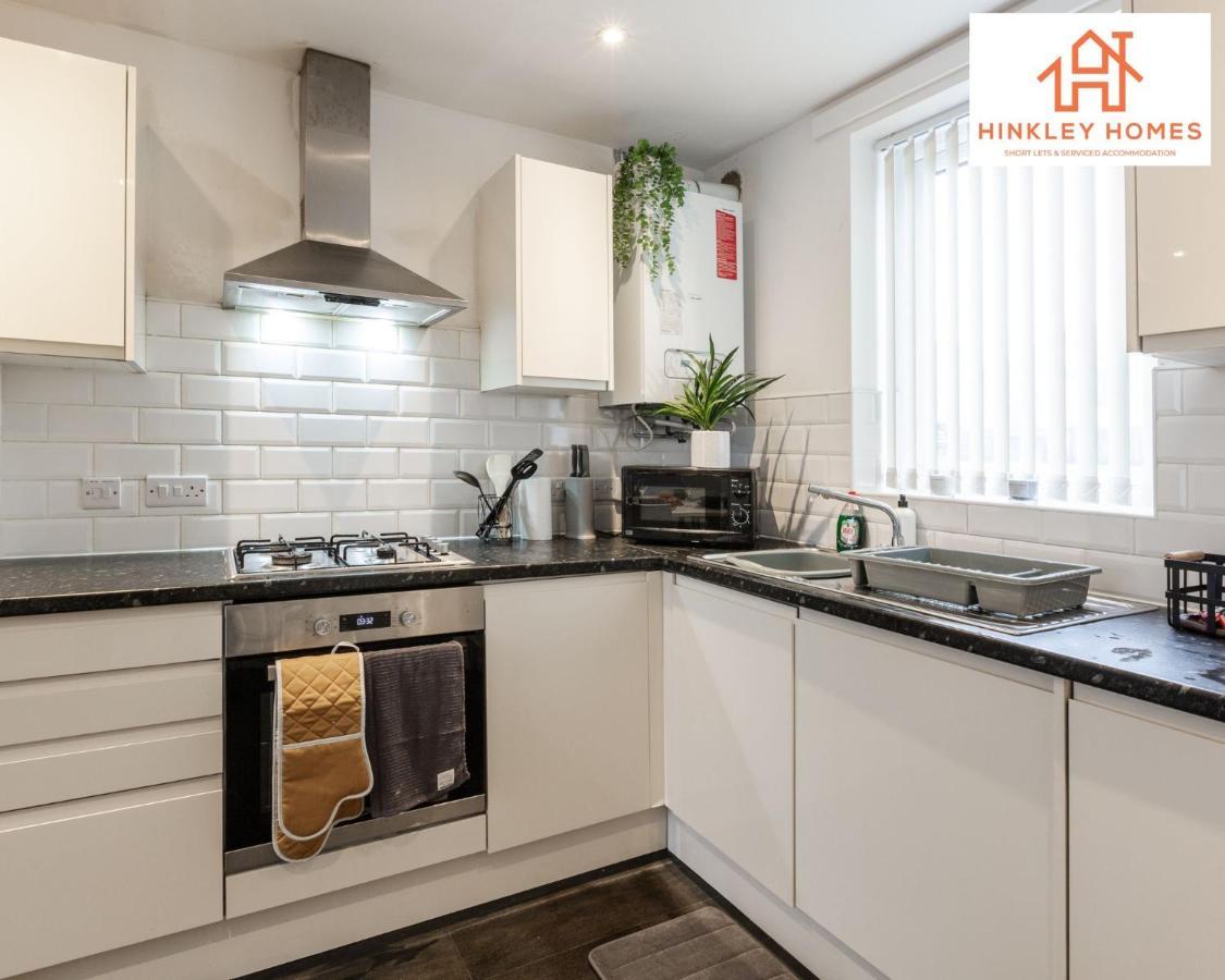 Hinkley Homes: Newbuild 4-bed Centre With Secure Parking Apartment *