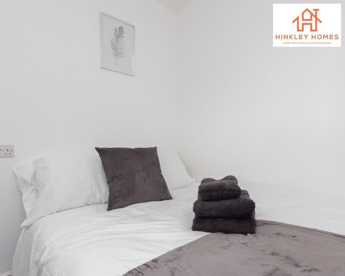 Hinkley Homes: Newbuild 4-bed Centre With Secure Parking *